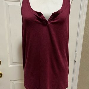 Women’s universal thread tank top